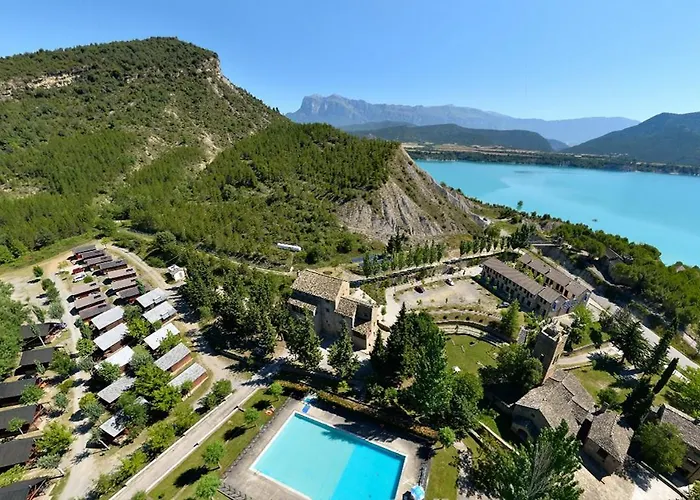 Hotel cerca del colegio: Centro de Vacaciones Morillo de Tou - Ainsa